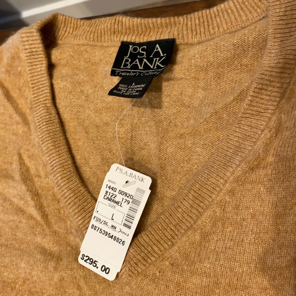 CASHMERE V-Neck